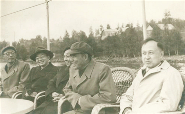 顶级科学家爱因斯坦牛顿,美国天才牛顿德国天才爱因斯坦