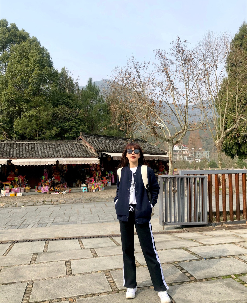 徐梦洁告别完整版,徐梦洁黑色西装戴墨镜搭配