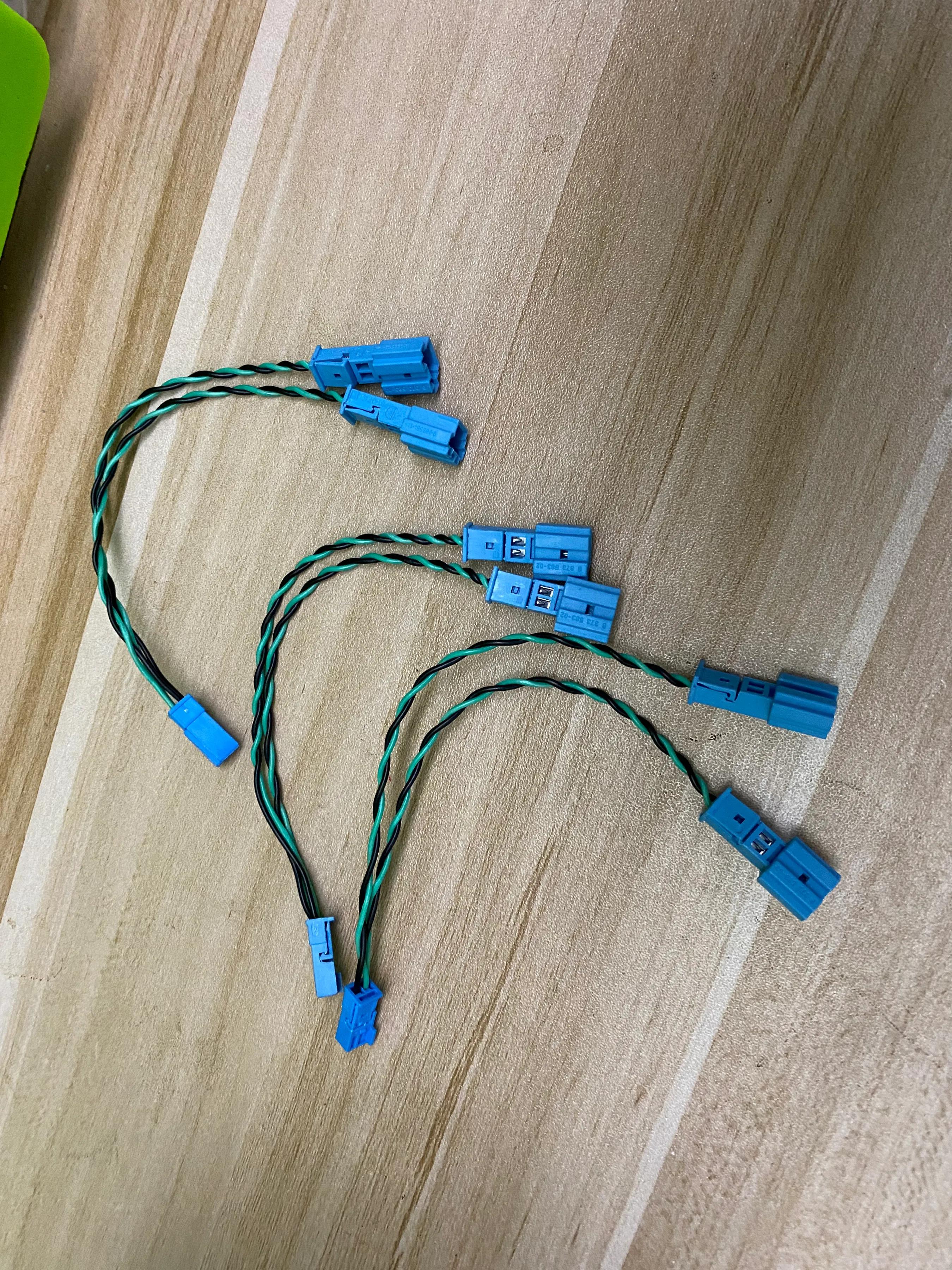 2021款宝马x1加装中控台喇叭,23款宝马x1加装高音喇叭过程