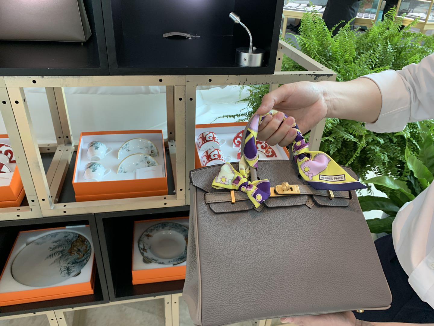 嗨购晨报|巴宝莉、芬迪6.5折起！有钱也买不到的爱马仕铂金包有现货；上汽嘉年华千载难逢，5.5折购车