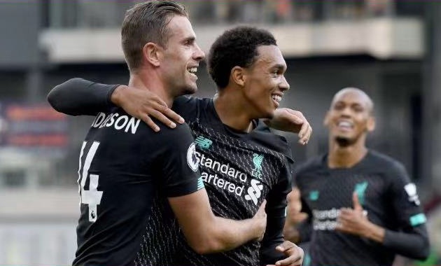 英超第4轮综述积分榜:红军蓝月再度发威红魔蓝军痛失好局