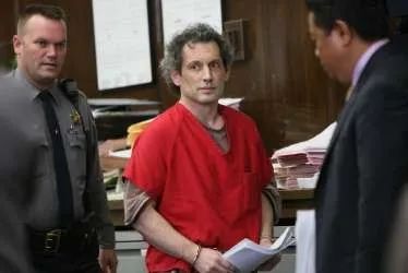 美国凶案：母亲失踪那天，六岁的他看到父亲扛着黑色塑料袋