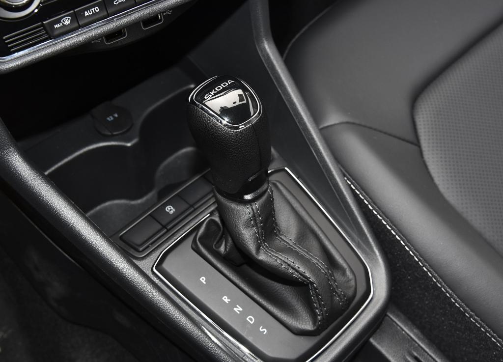 空间小的车值得买吗,空间大点价格10万的车