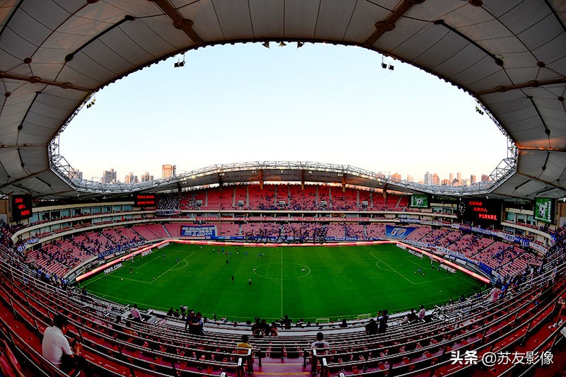 虹口足球场有免费的足球场,中国第1个足球场