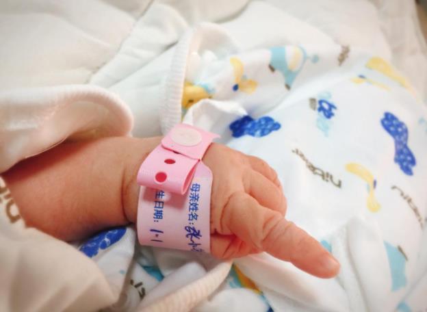 分娩时宝宝快出来时呼吸,生产分娩后宝妈还打呼噜