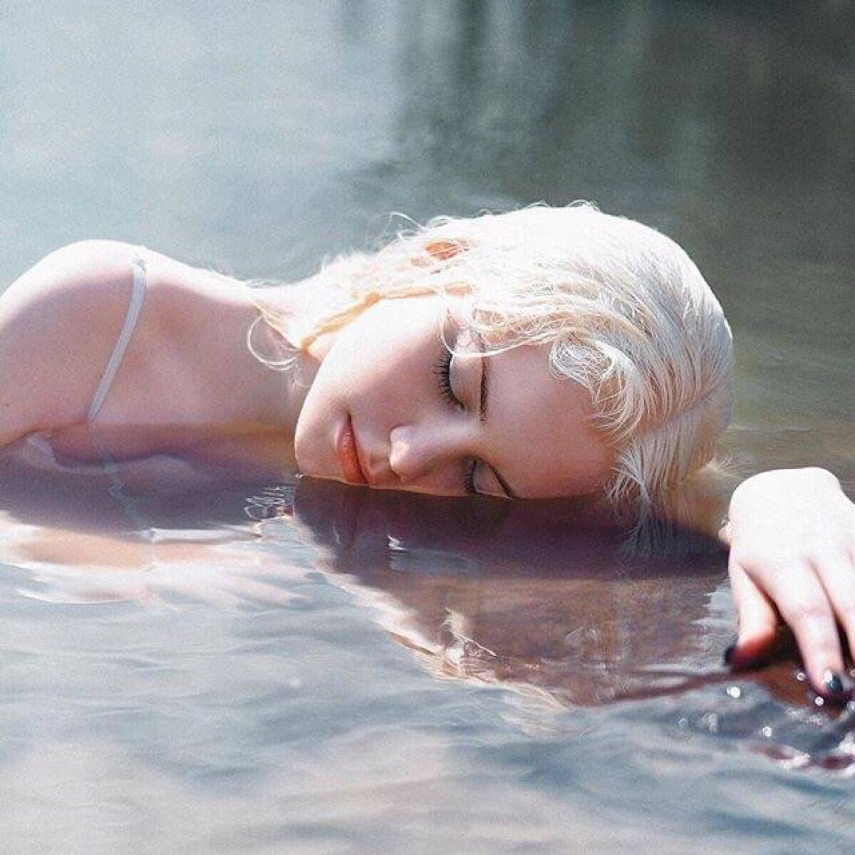 洗头容易掉发需要减少洗头次数吗,如何正确洗头而且头发掉得很少