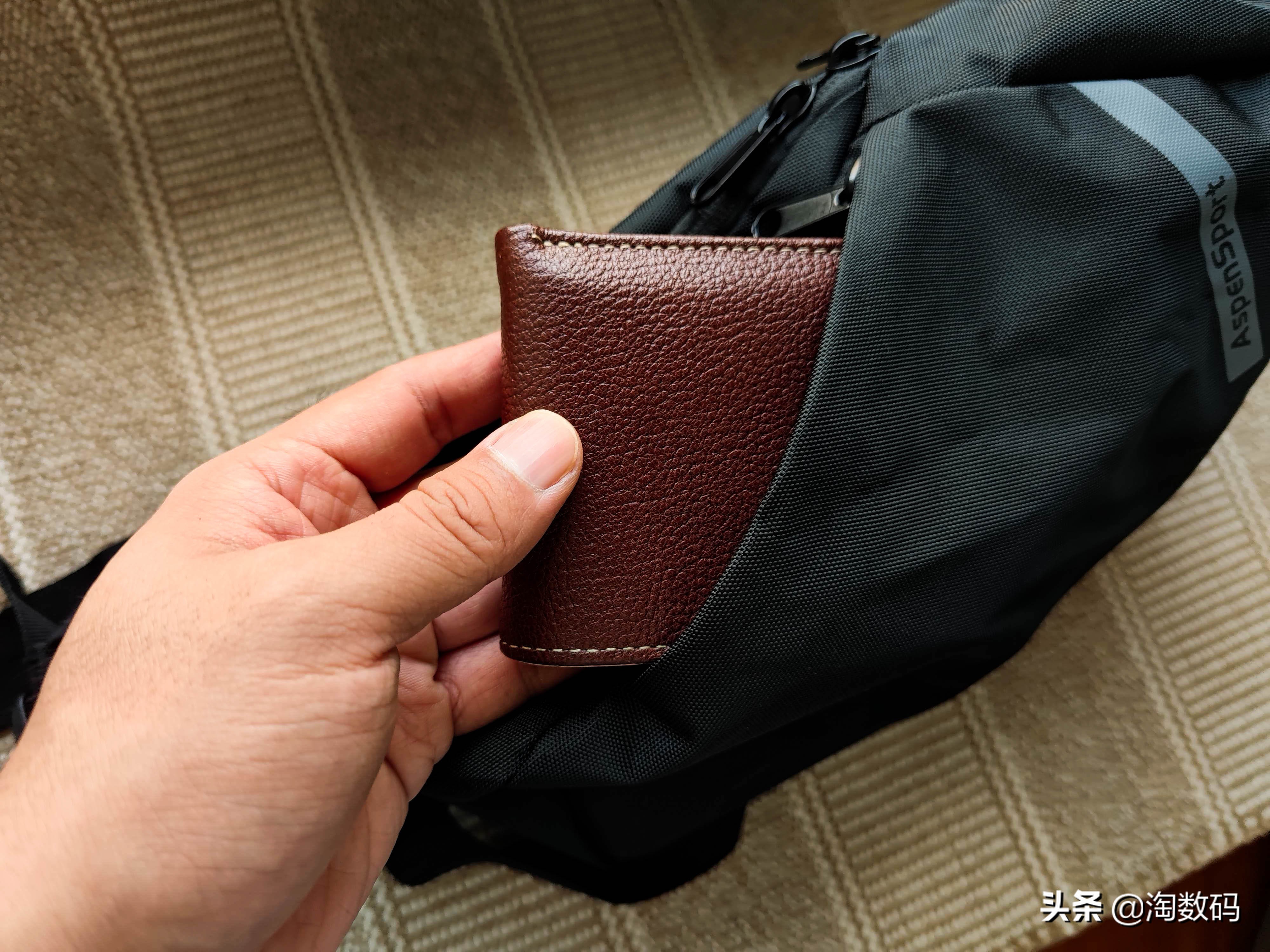 消费再降级：￥9块9艾奔单肩通勤斜挎包装载力测试，晒单简评送上