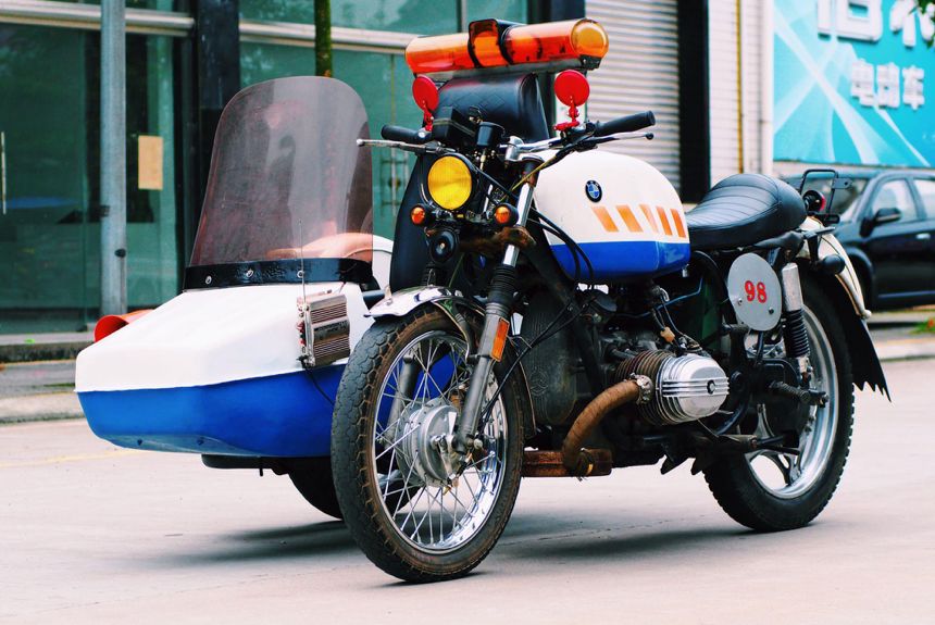 北京摩托车神越南开店，被抢上百万，替德国人改装踏板车横穿欧亚