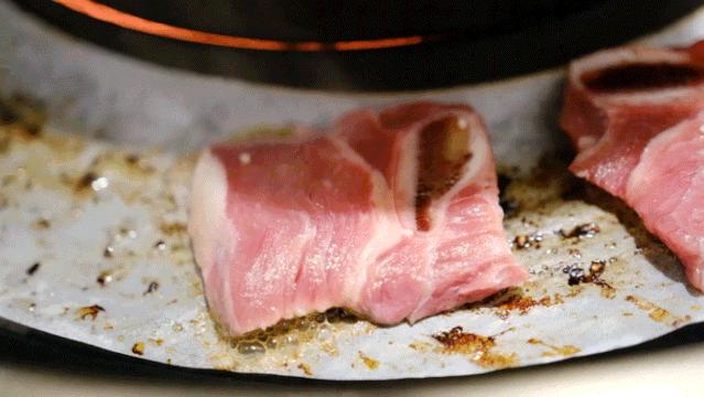 东莞首家火锅+烤肉一体涮就在万江家汇城，几百人排队等着吃