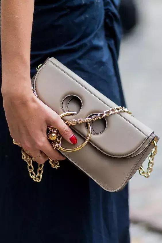 女生第一个大牌包买什么合适,人生第一只名牌包怎么选