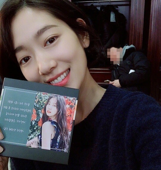 朴信惠短发造型曝光,继承者朴信惠短发图片