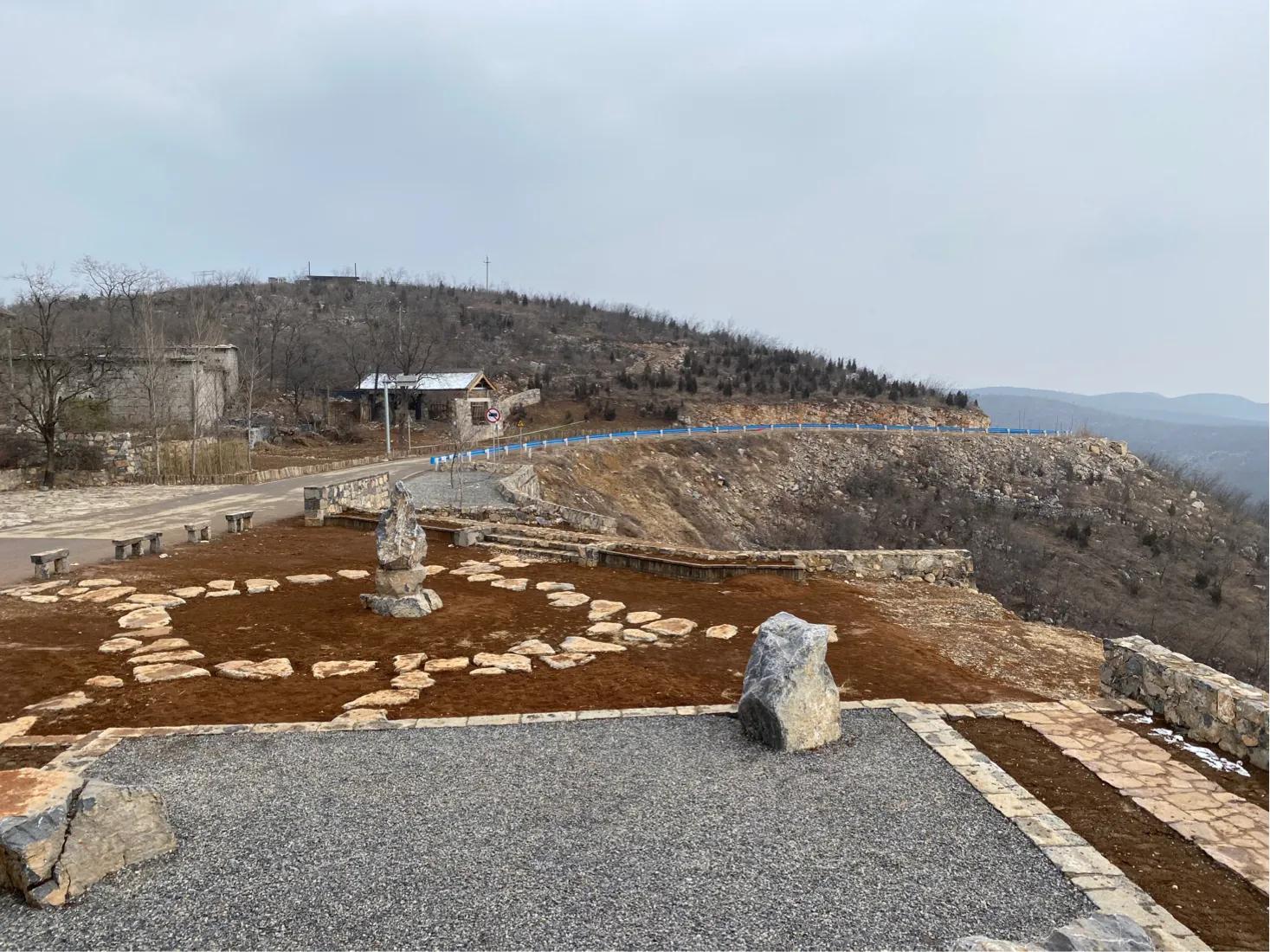 【初三】14、墙外看太行山中＂云上的院子＂依然很美