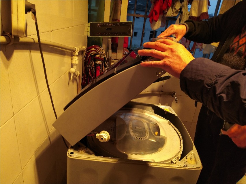 海尔全自动波轮洗衣机，洗涤排水正常，脱水不转，故障出在哪里？