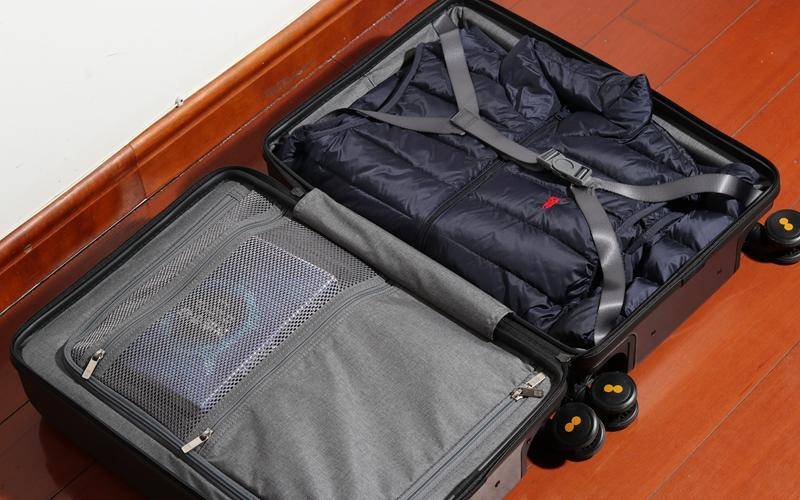 快速取物，为商务人士定制地平线8号登机箱体验