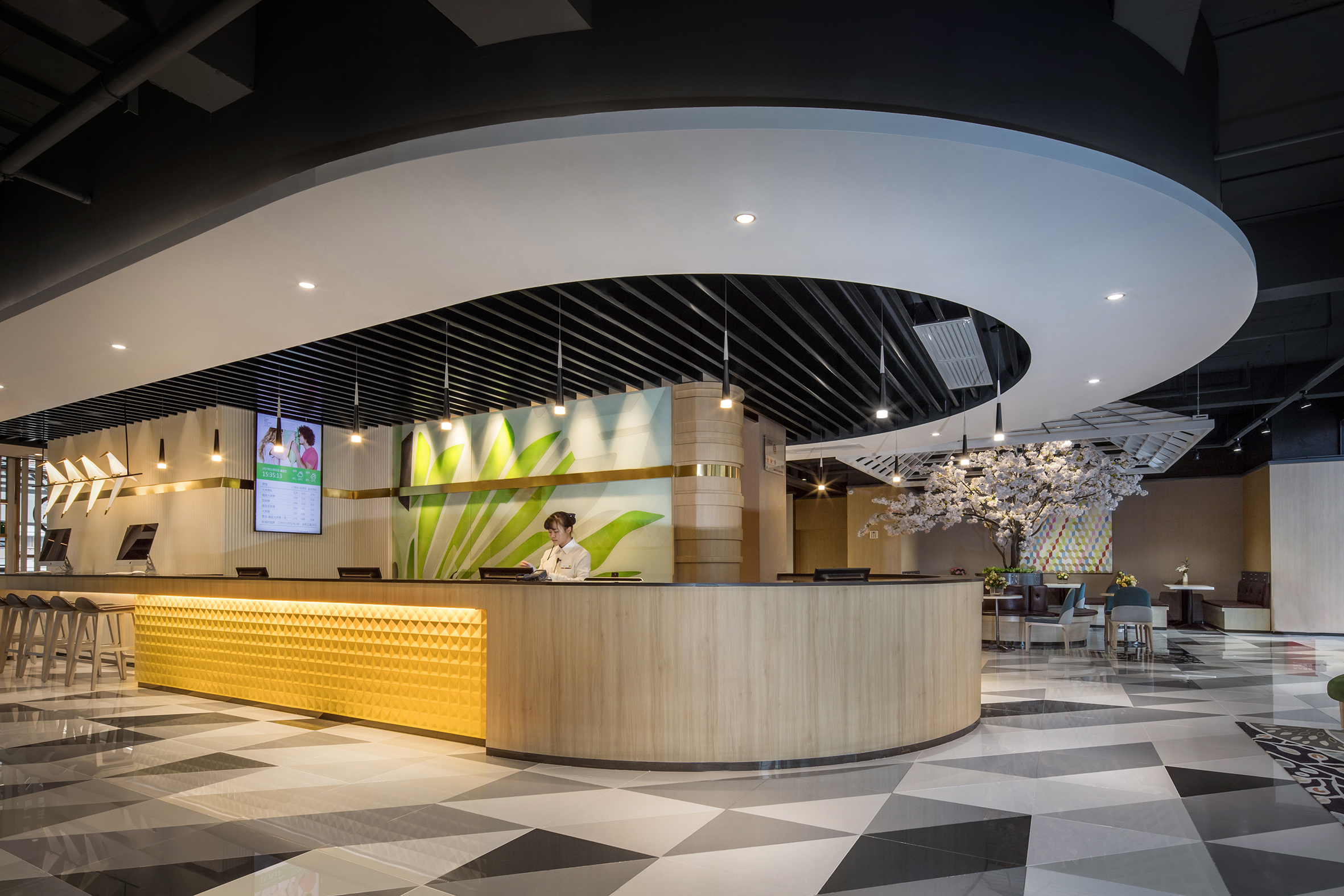 用设计定制生活，昆明ibisstyles品牌酒店设计！