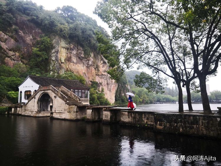 勿谓湖小，天在其中：绍兴东湖