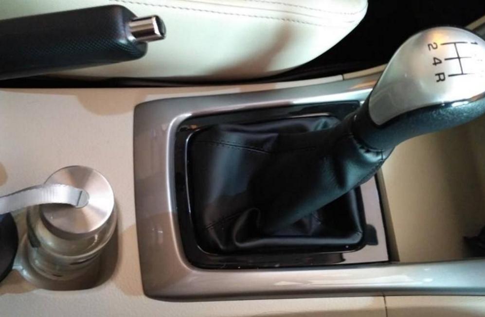 汽车离合使用方法,汽车离合的正确使用方法