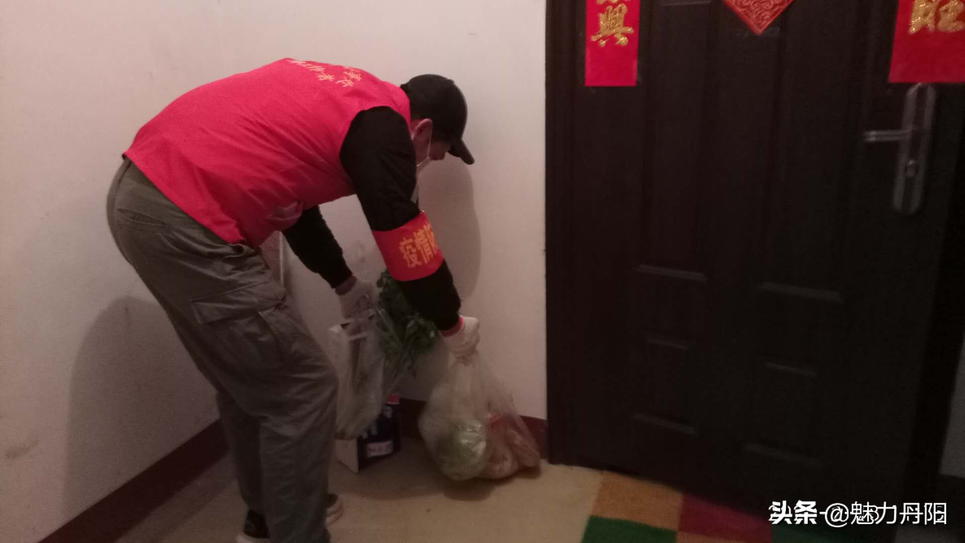 【抗击疫情丹阳在行动连续报道八十一】丹阳路社区:暖心服务送门前,人员隔离心相连