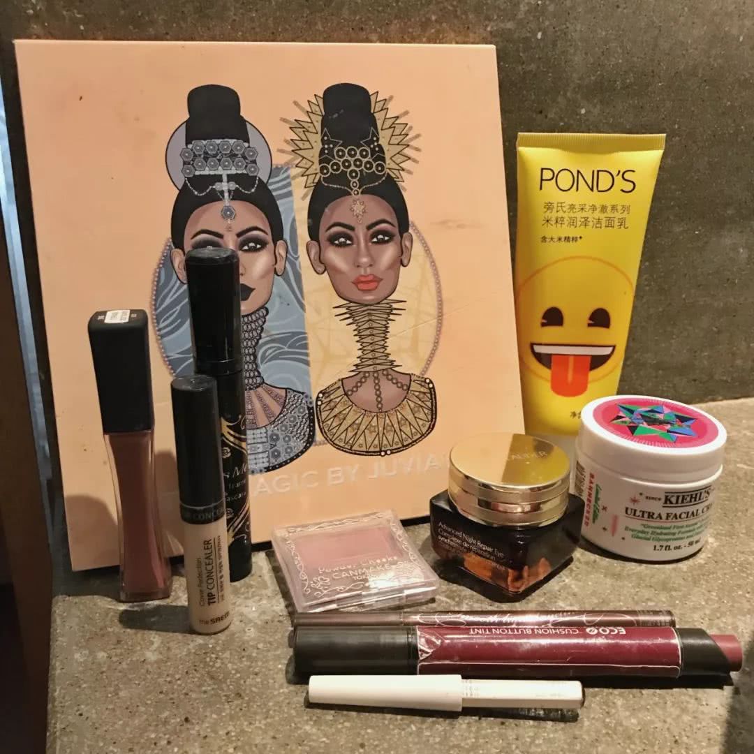 编辑部化妆包大公开，新年出行这样带就够了！