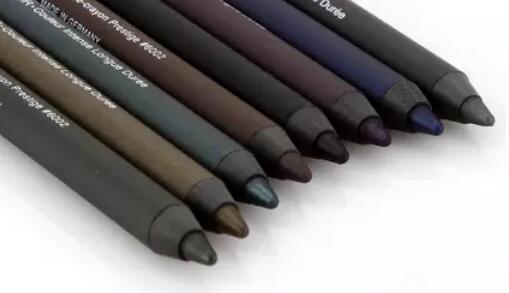 眼影碎钻干了怎么补救,眼影碎了一点点怎么办最有效