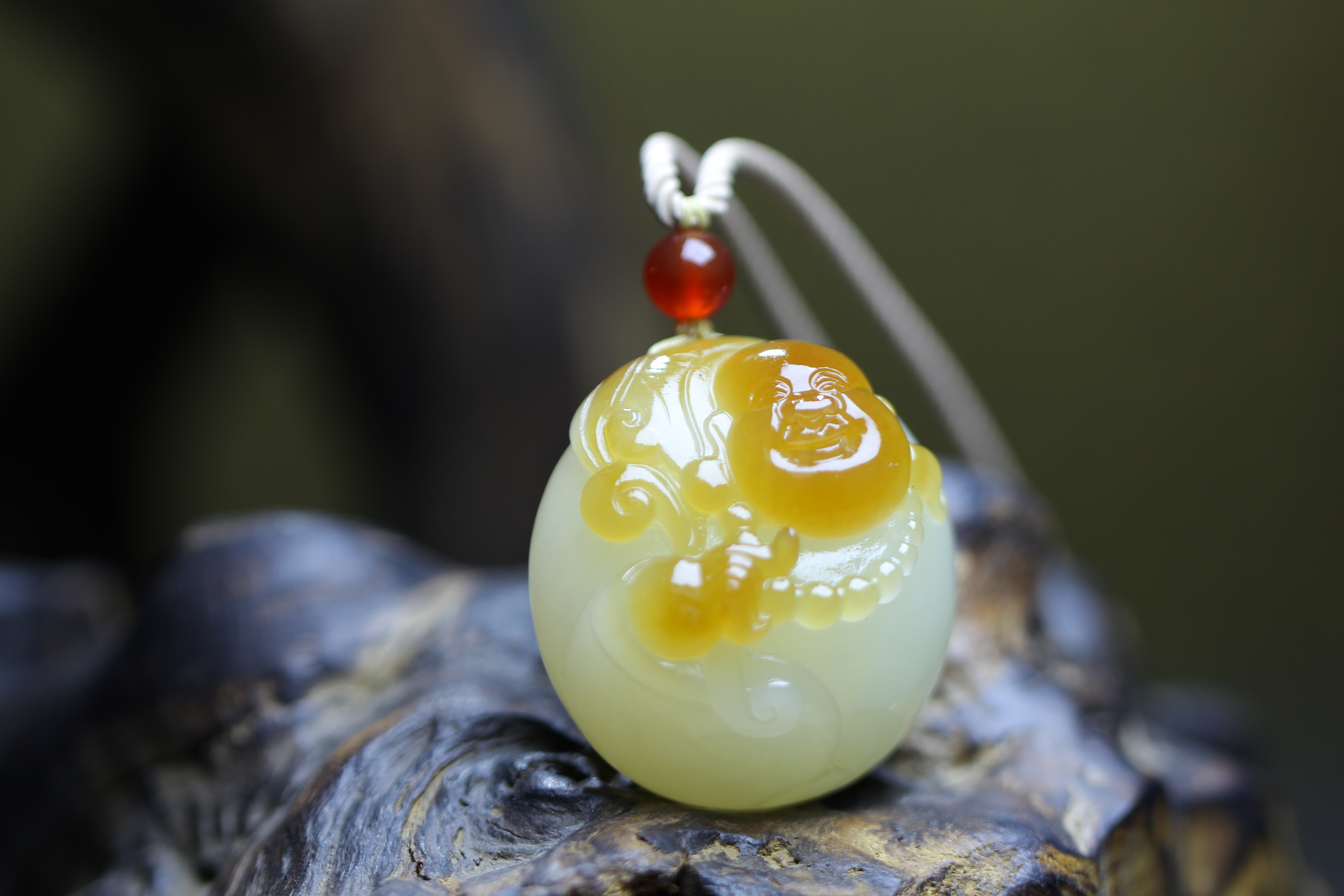 新疆山料为什么比籽料便宜,为什么玉友喜欢新疆料