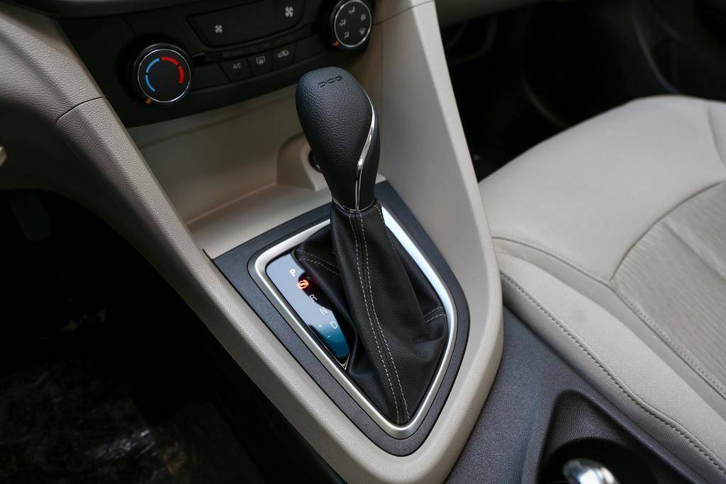 英朗新款手动油耗,英朗2021款四缸油耗太高