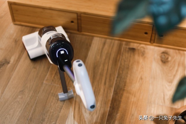 石头智能双刷洗地机t8,石头u10和uwant洗地机测评