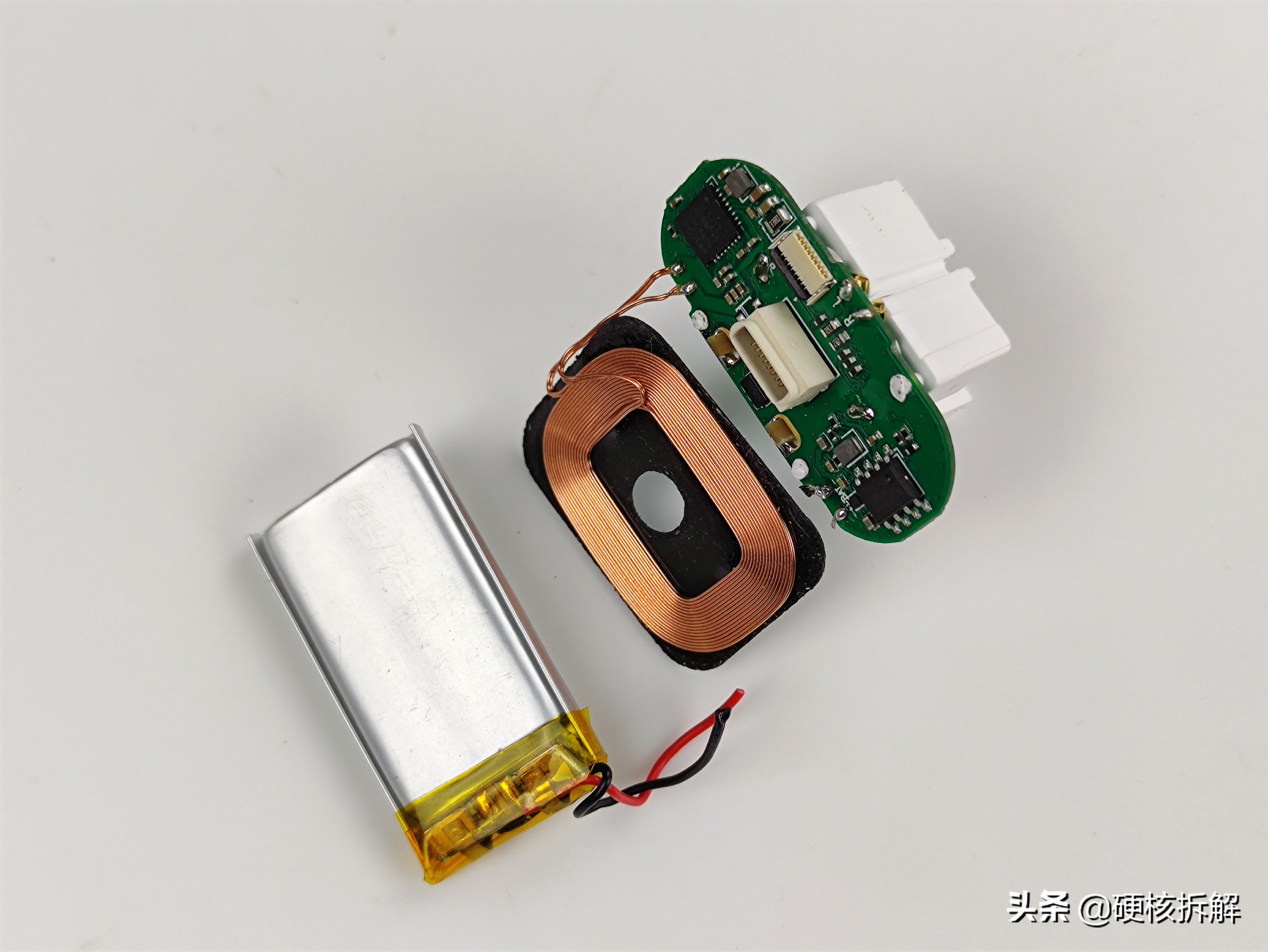 苹果耳机拆盒真假辨别airpods三代,华强北airpodspro耳机和正品对比