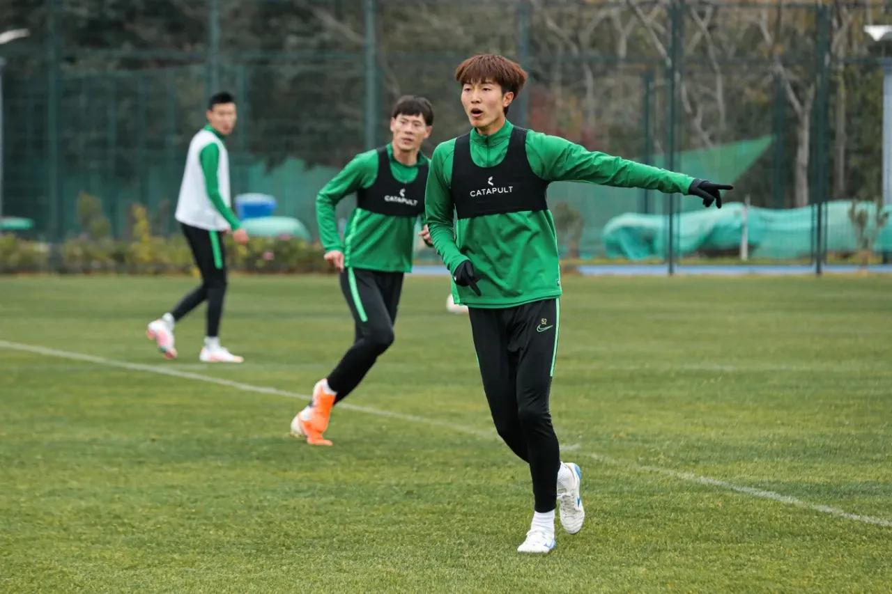 国足正式开始40强赛备战,最新冬训动态