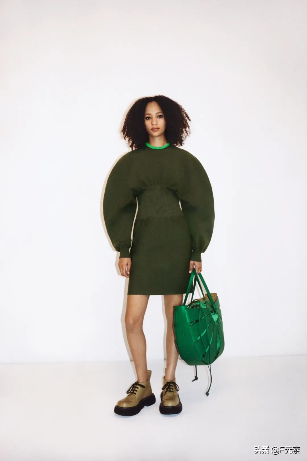 雕刻面料，BV不止有编织：BottegaVeneta2021度假系列