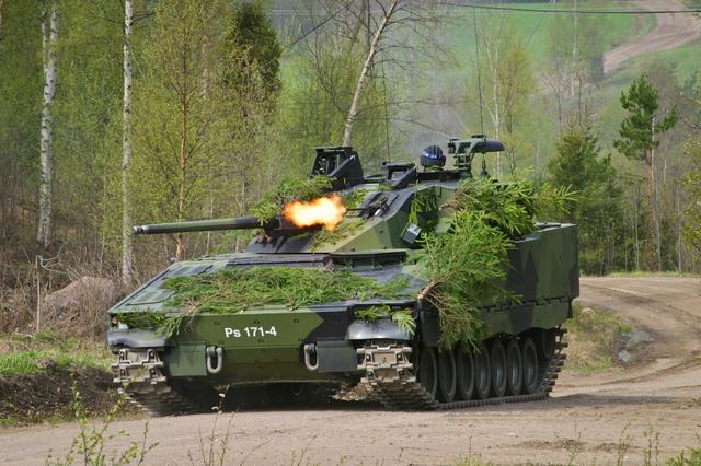 mk44巨蝮机关炮射击视频,mk44大毒蛇机关炮能打日本坦克吗