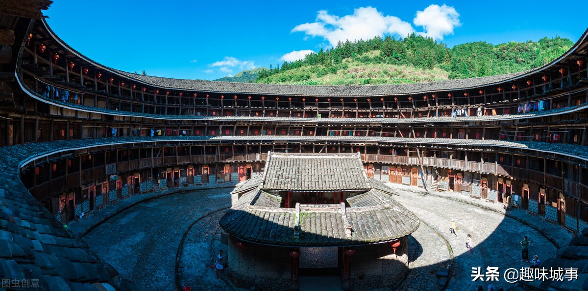 南靖土楼光看四菜一汤不过瘾,沼泽地上的最高土楼,堪称风水宝地