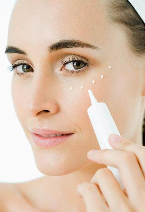 水乳霜精华液眼霜正确使用方法,丸美小红笔眼霜的正确使用方法