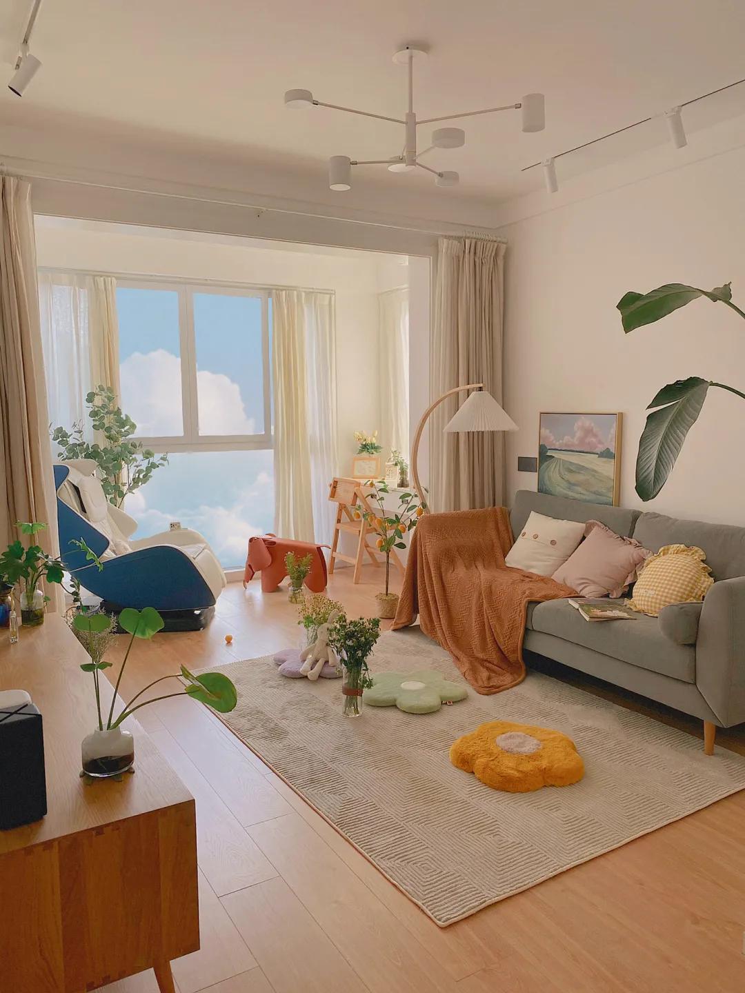 又一独居女孩爆红！买下60m²二手房，仅花4.5W装成全能“大胃王”