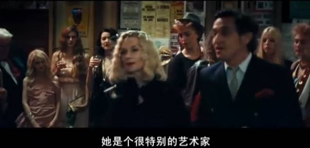 对着小孩的脸拍的视频,给孩子拍照事件