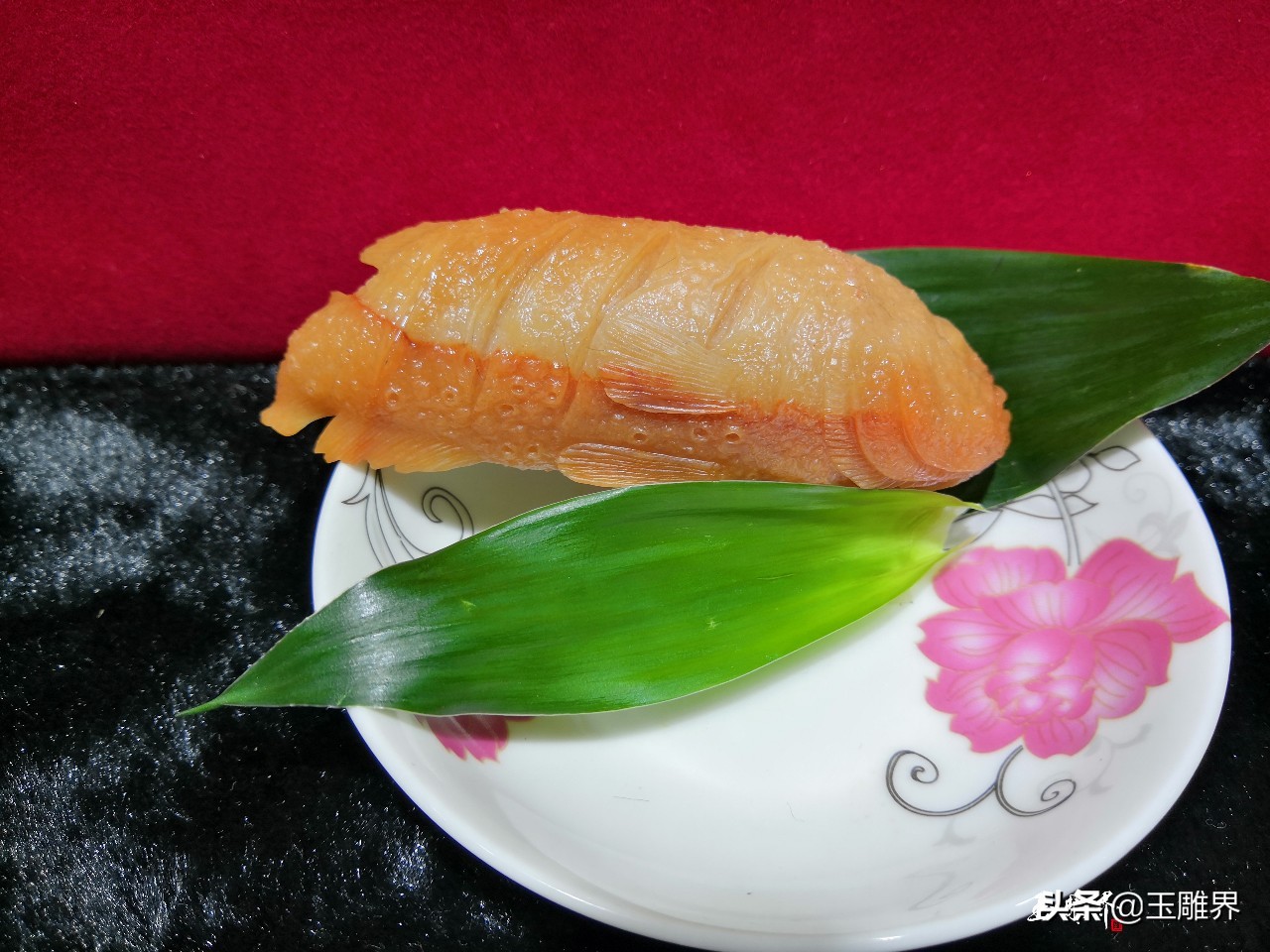 玉雕师掌勺!红黄翡变红烧鱼,口水流了