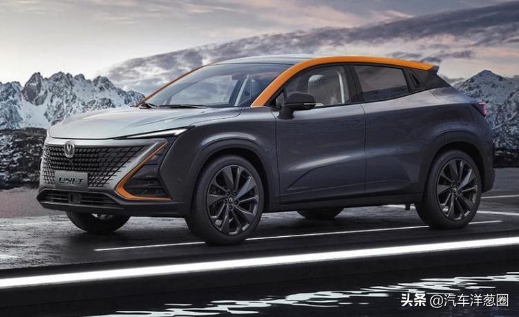 宝马换新车标了！蓝天白云帅炸，以后黑白标只代表低端宝马车主？