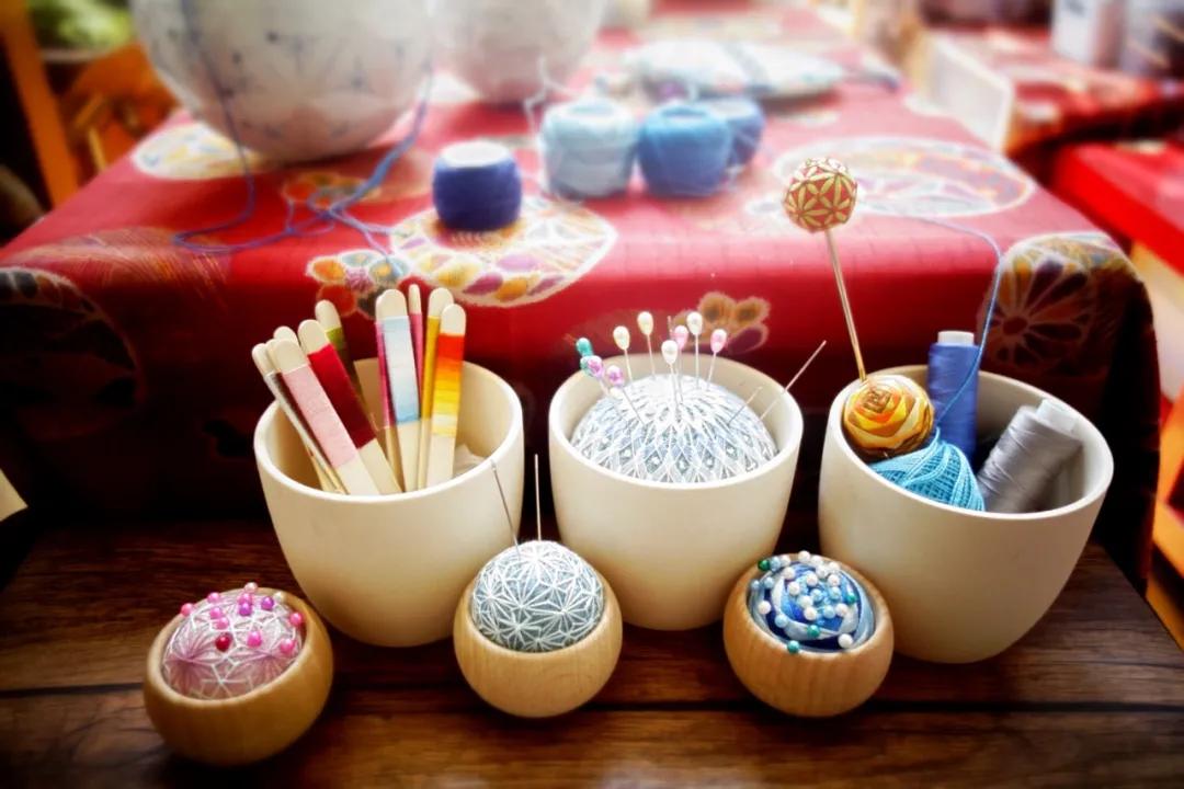 惊艳！“球上刺绣”你见过吗？她在球上绣出二十四节气，无数粉丝为之打call