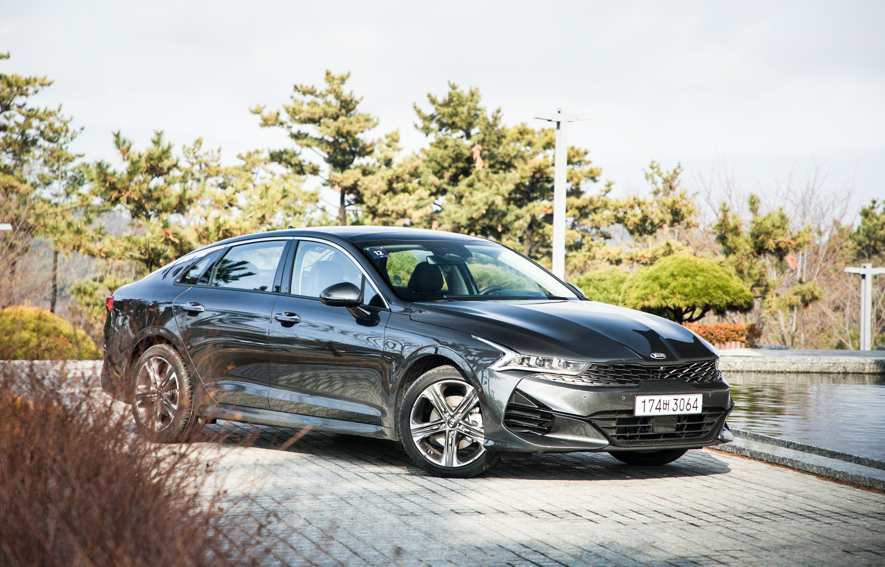 最新款起亚k5驾驶感受,全新起亚k5重回颜值巅峰