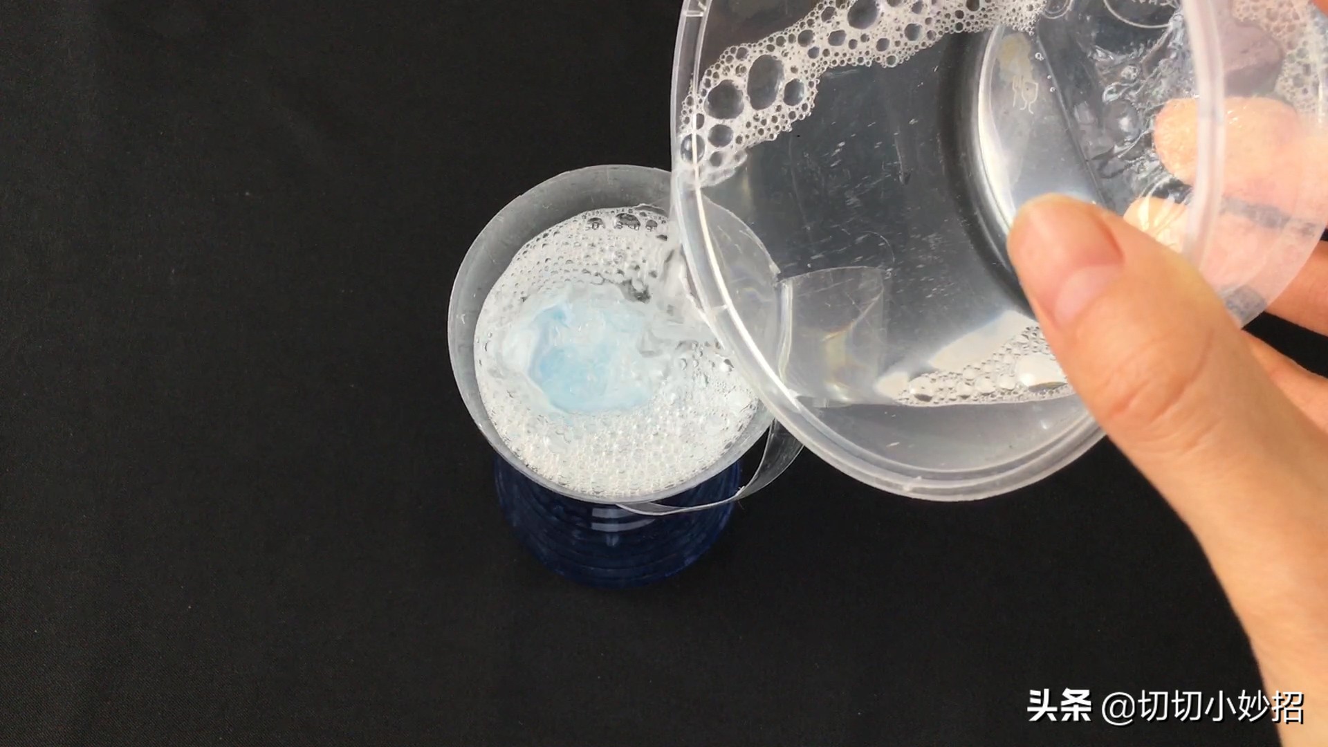 家里棉拖鞋臭味怎么去除,棉拖鞋又脏又臭学会1招不用水洗