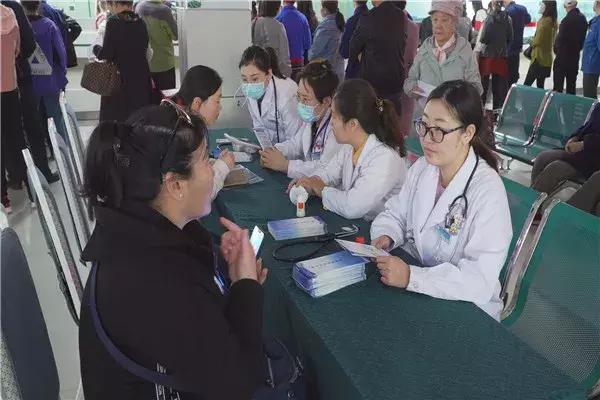 世界哮喘日义诊宣传小视频,郑州世界哮喘日义诊宣教活动