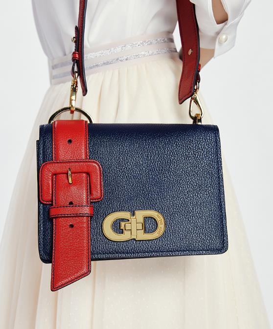 很显气质的6款斜挎包包，年轻人戴时尚个性！中年人戴精致优雅