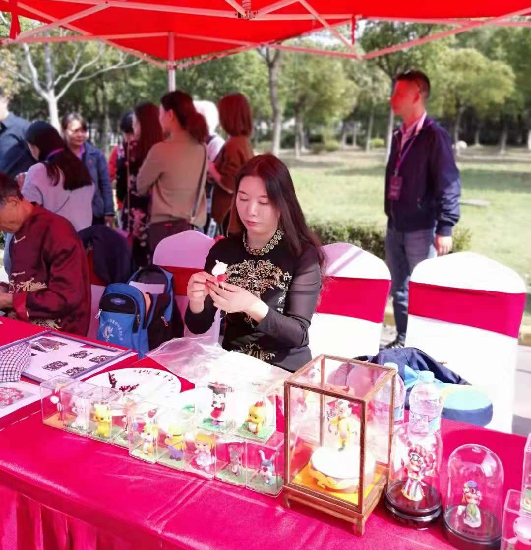 妙手能生花,感受捏出来的艺术丨吴淞面塑传承人冯秋霞采访