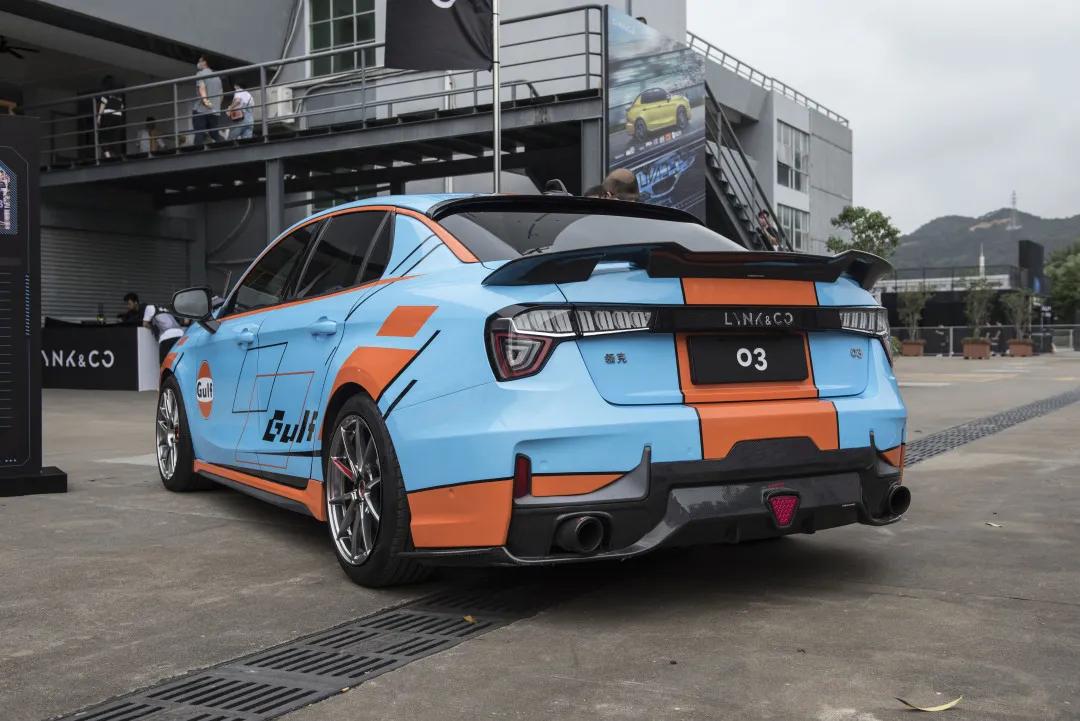 领克03过弯翻车,新款领克03推背感实测