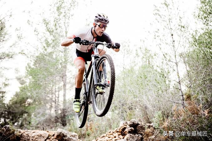 山地车前叉升级推荐,山地车前叉软硬如何选