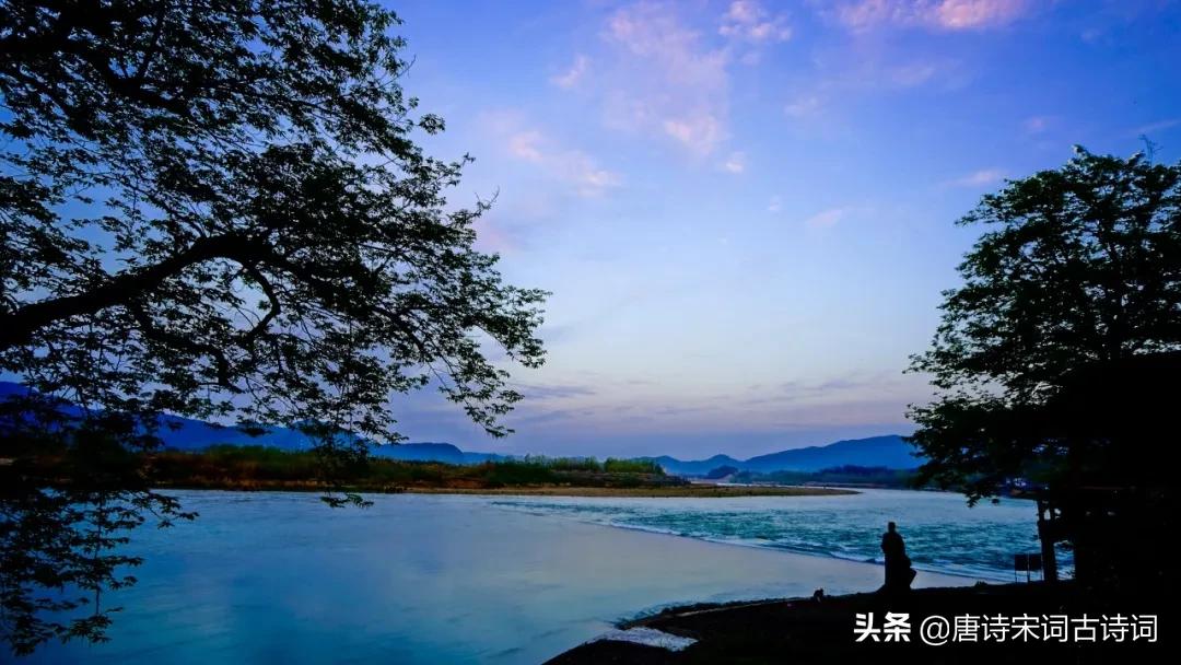 一条江水，有人为它诗，有人为它文，有人为它画，它究竟有多美