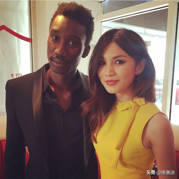 好莱坞双标：歧视犹太人黑人就被封杀，歧视亚裔大家都笑得很快乐