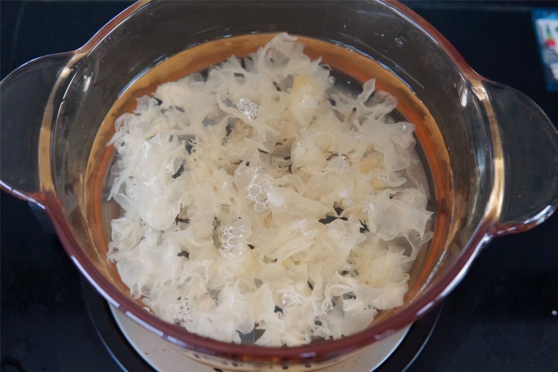 银耳羹怎么煮才能出胶,煮银耳出胶快的方法