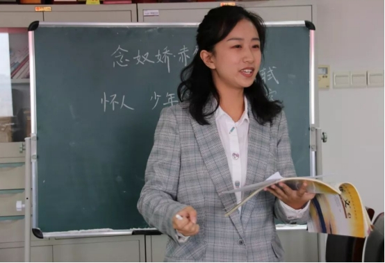 分数低女生选什么专业就业前景好,女生报考志愿冷门专业