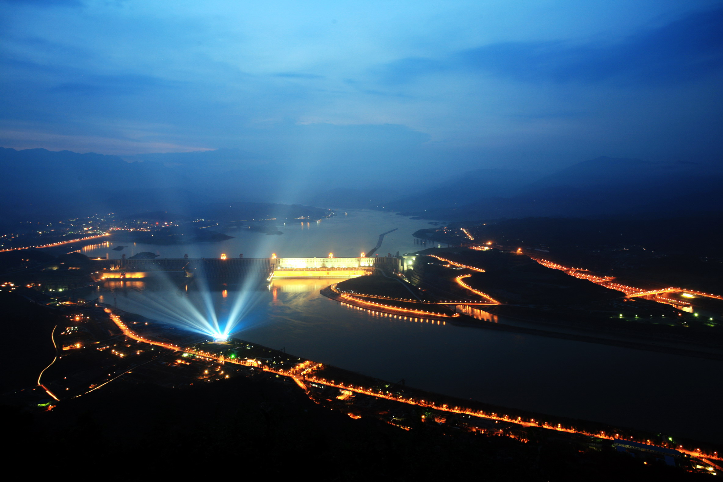 鍗冨彜涓夊场椋庢櫙瑙嗛,鍗冨彜姹熸渤